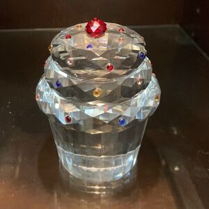 Glass/Crystal CUPCAKE Paperweight 3.5" w Sprinkles Signed